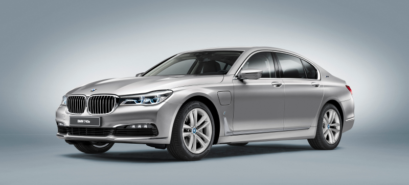 Illustration for article titled BMW Drops Torquey Plug-In Hybrid Madness Into Cars Under The Name 'iPerformance'